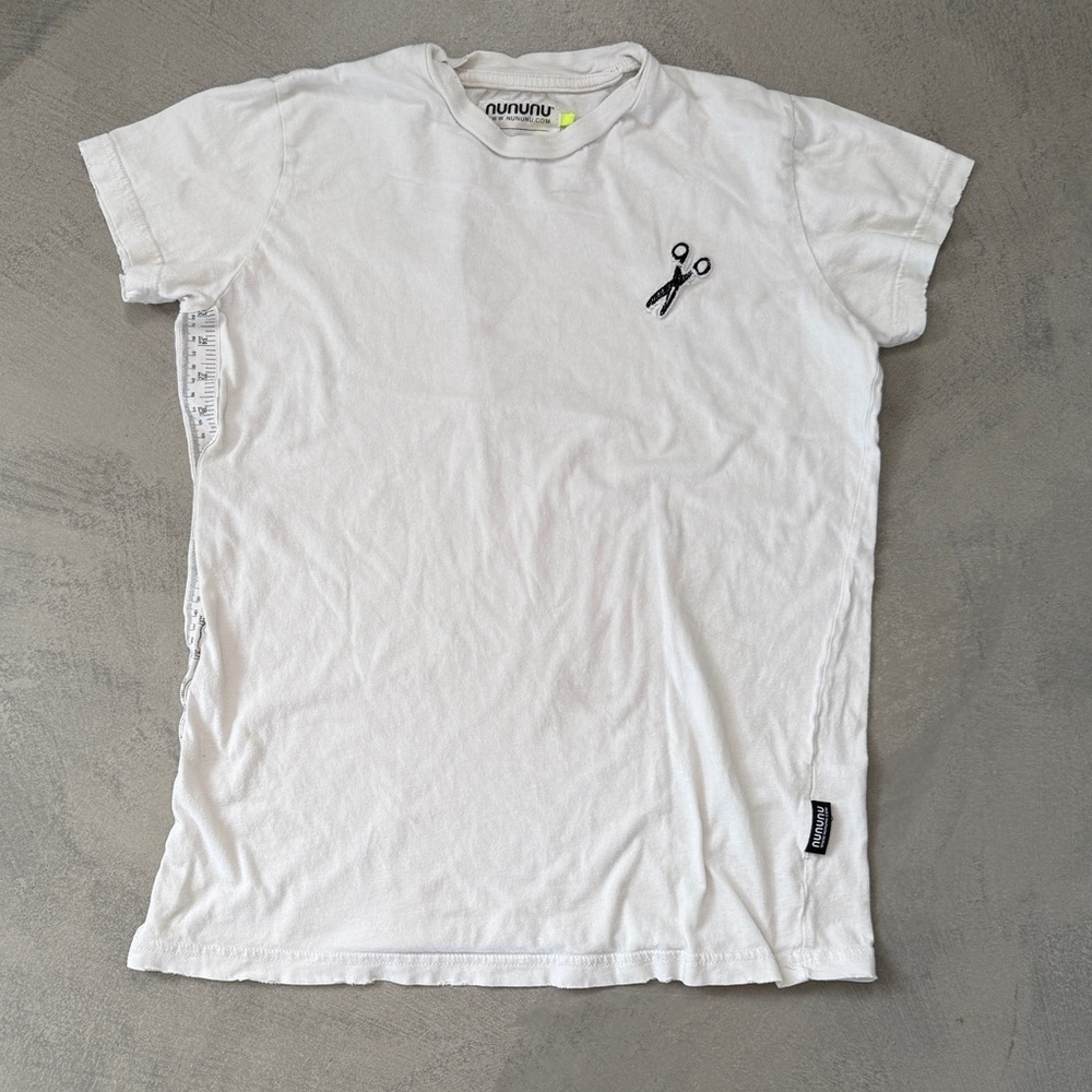 Nununu Gray /White Tee in Play Condition Scissors and Measuring tape Tee Flaw